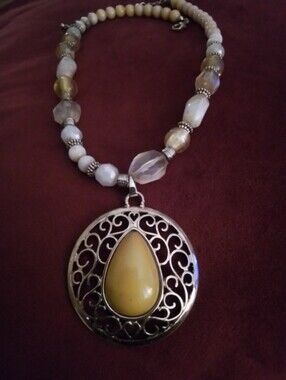 Yellow Teardrop Pendant Beaded Necklace - Women Jewelry